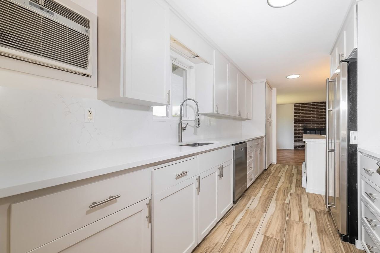 15433 22nd Ave Sw - Photo 2 of 33