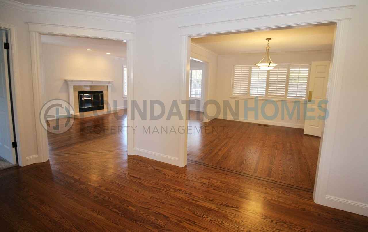 742 Mcclay Rd - Photo 2 of 27