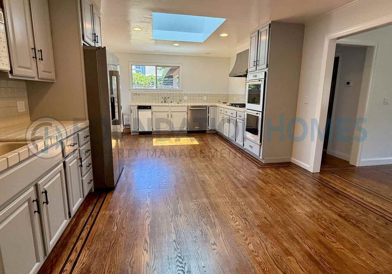 742 Mcclay Rd - Photo 7 of 27