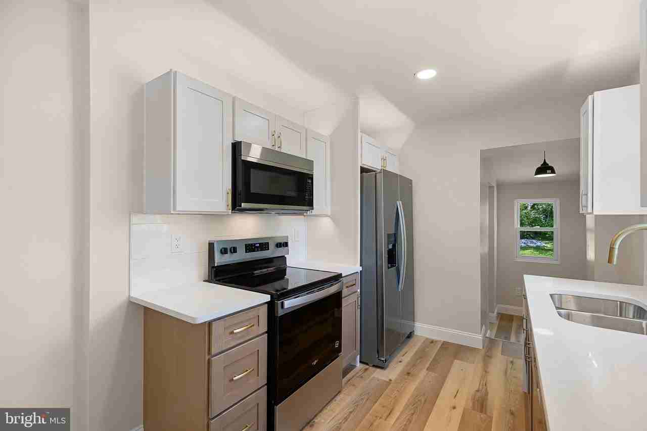 563 Rosedale Rd - Photo 5 of 18