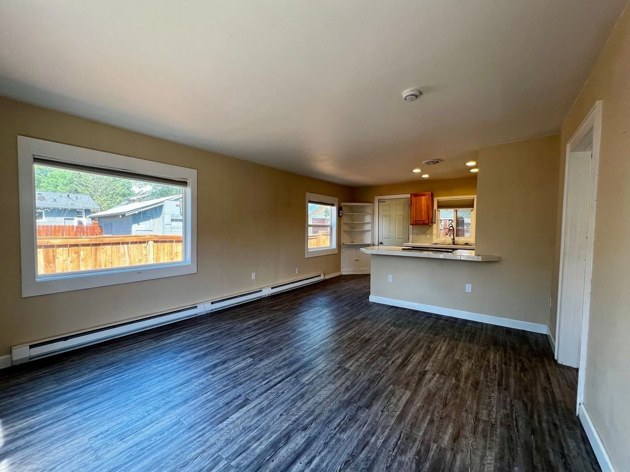 418 S 17th Ave - Photo 6 of 13