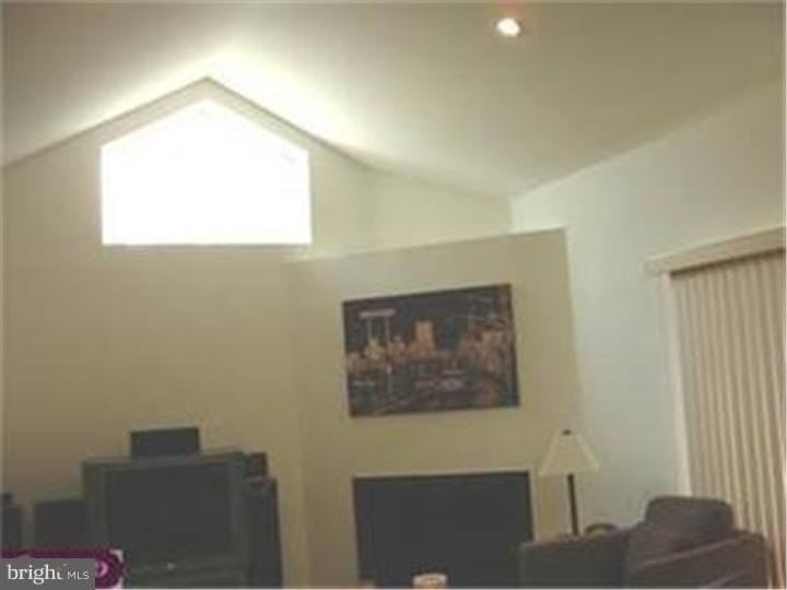 1700 Oakwood Ter #1F - Photo 6 of 41