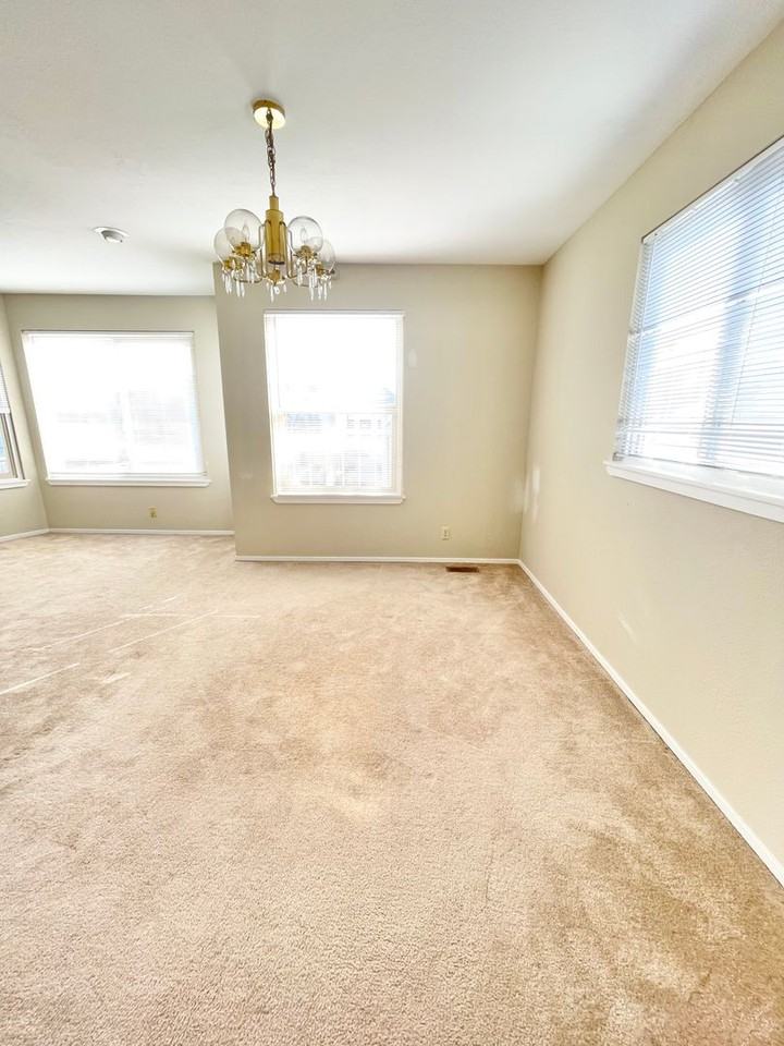 1256 42nd Ave - Photo 4 of 12