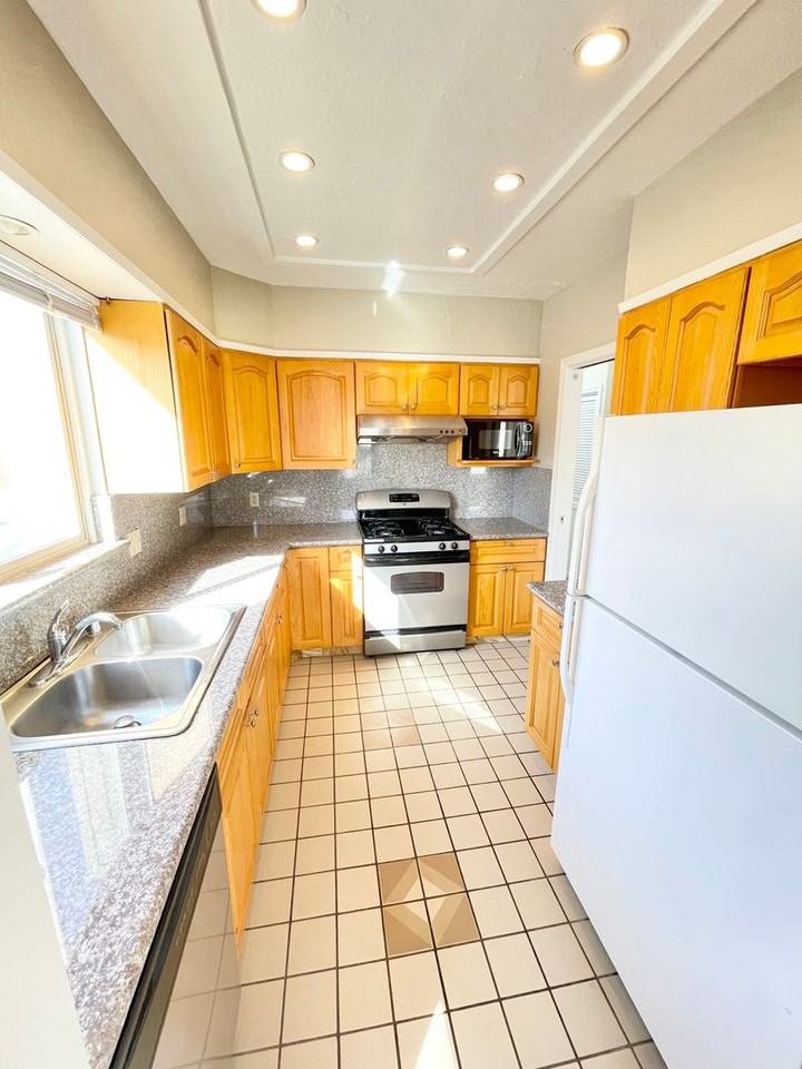 1256 42nd Ave - Photo 7 of 12
