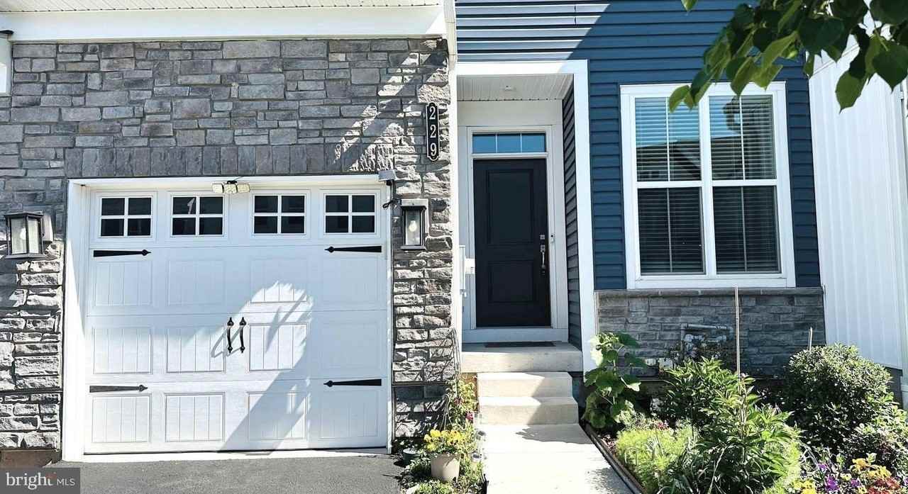 229 Wynstone Ct - Photo 2 of 38