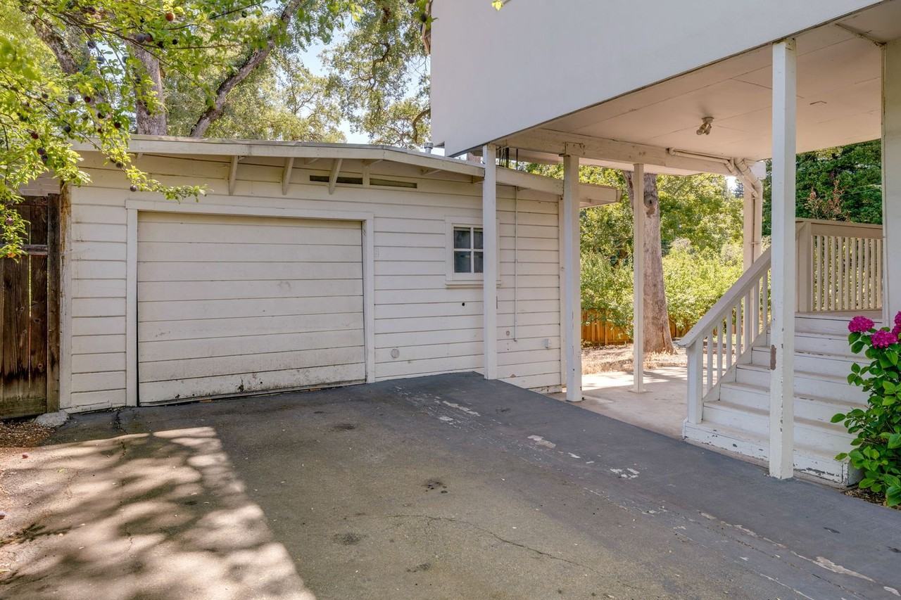 8150 Winding Way - Photo 5 of 39