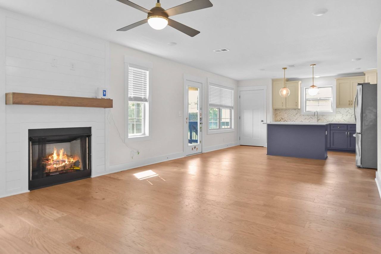 393 Frontier Dr - Photo 3 of 22