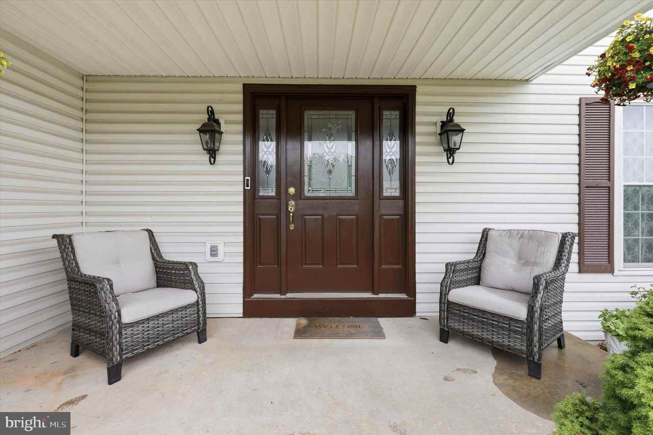 438 Candlewood Way - Photo 2 of 34