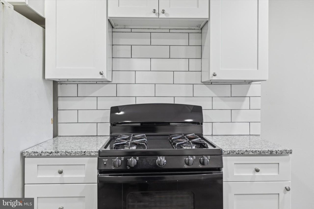 326 E Airy St #1 - Photo 2 of 11