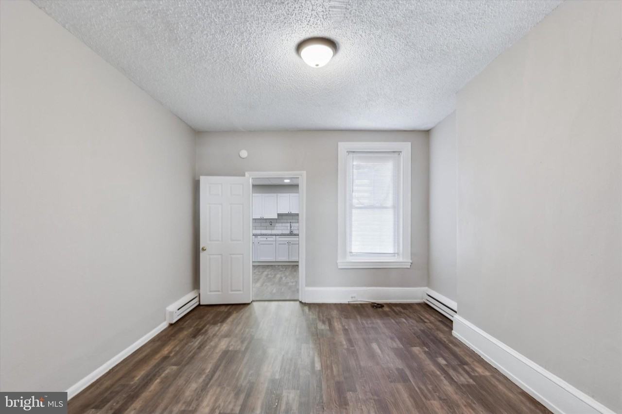 326 E Airy St #1 - Photo 7 of 11