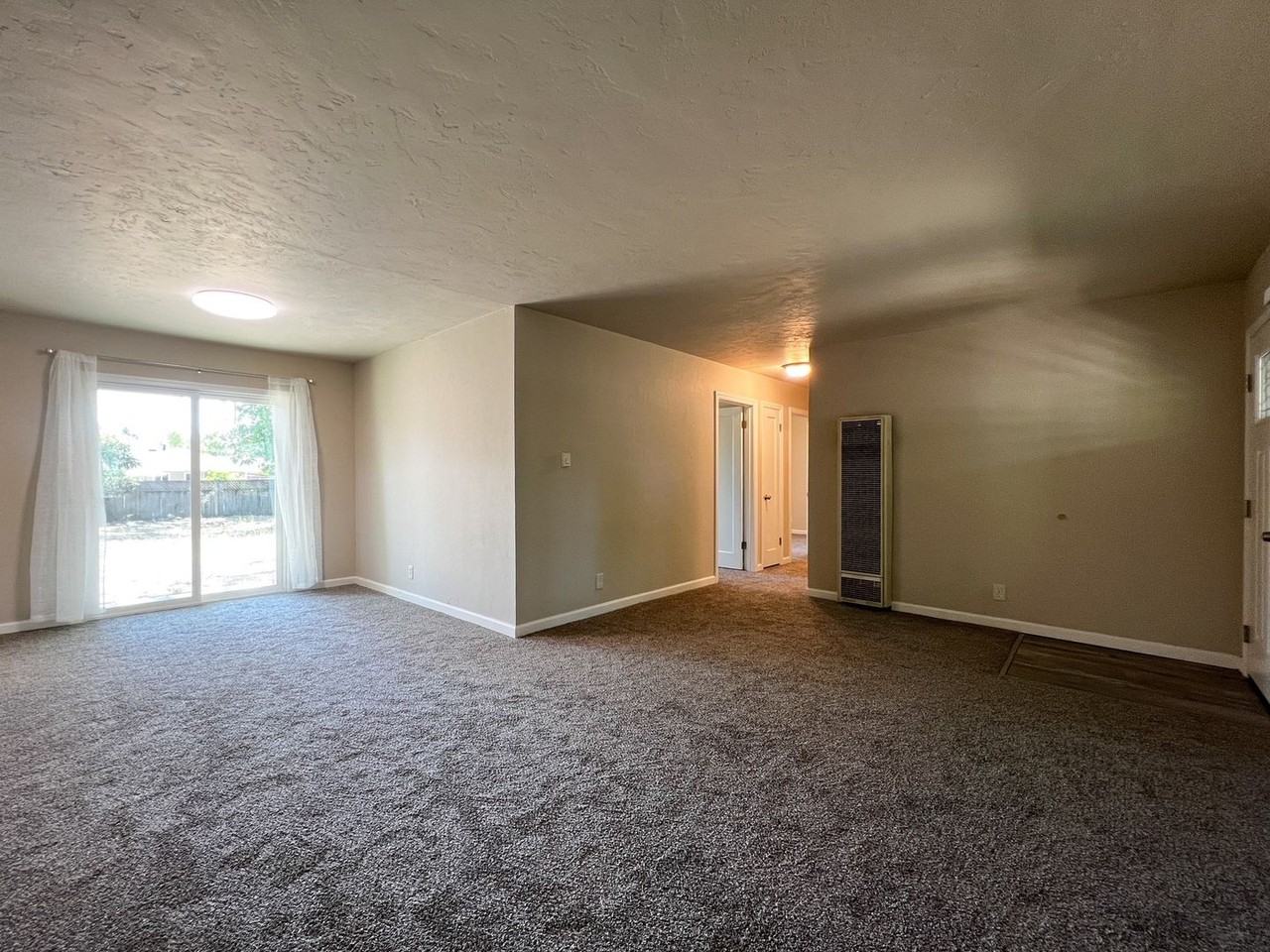 2105 Locust St - Photo 7 of 24