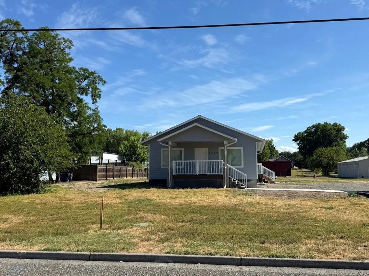 1329 Elm St - Photo 2 of 49