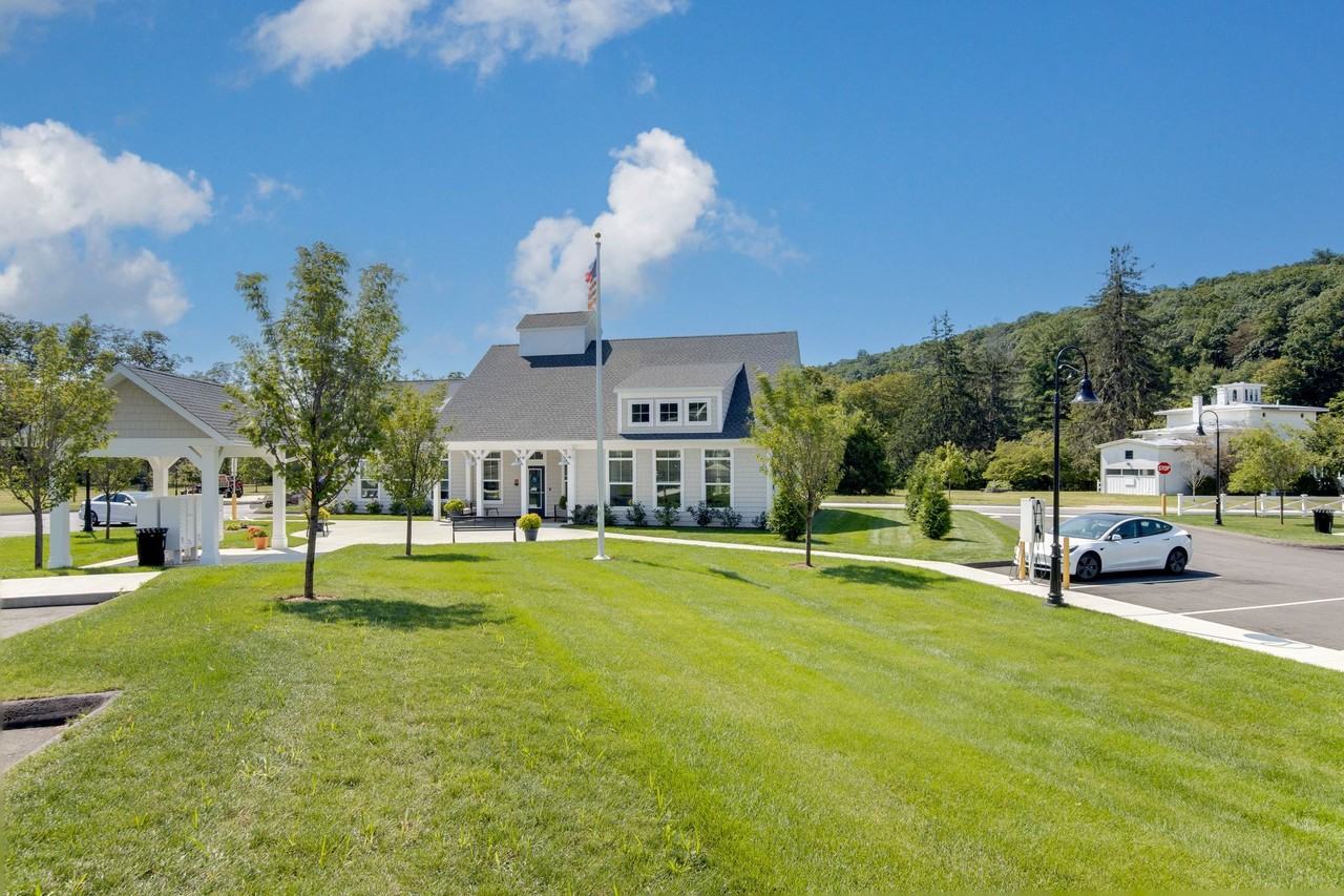 Haddam Village Commons - Photo 5 of 29