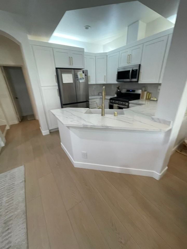 1093 S Positano Ave - Photo 2 of 13