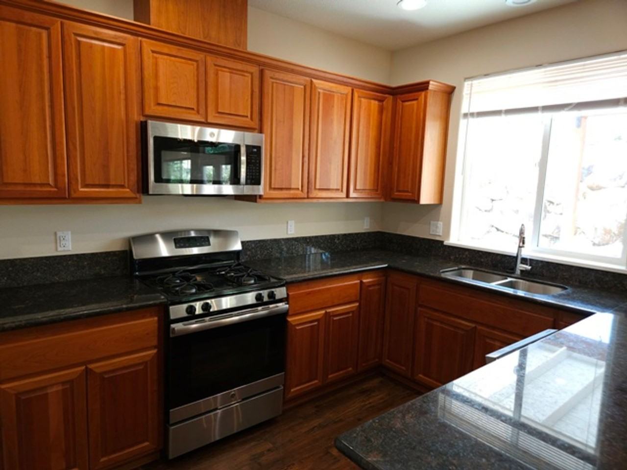 5755 Bella Ct Se - Photo 2 of 34