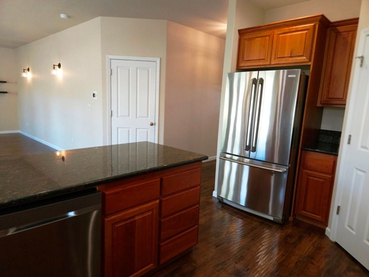 5755 Bella Ct Se - Photo 4 of 34
