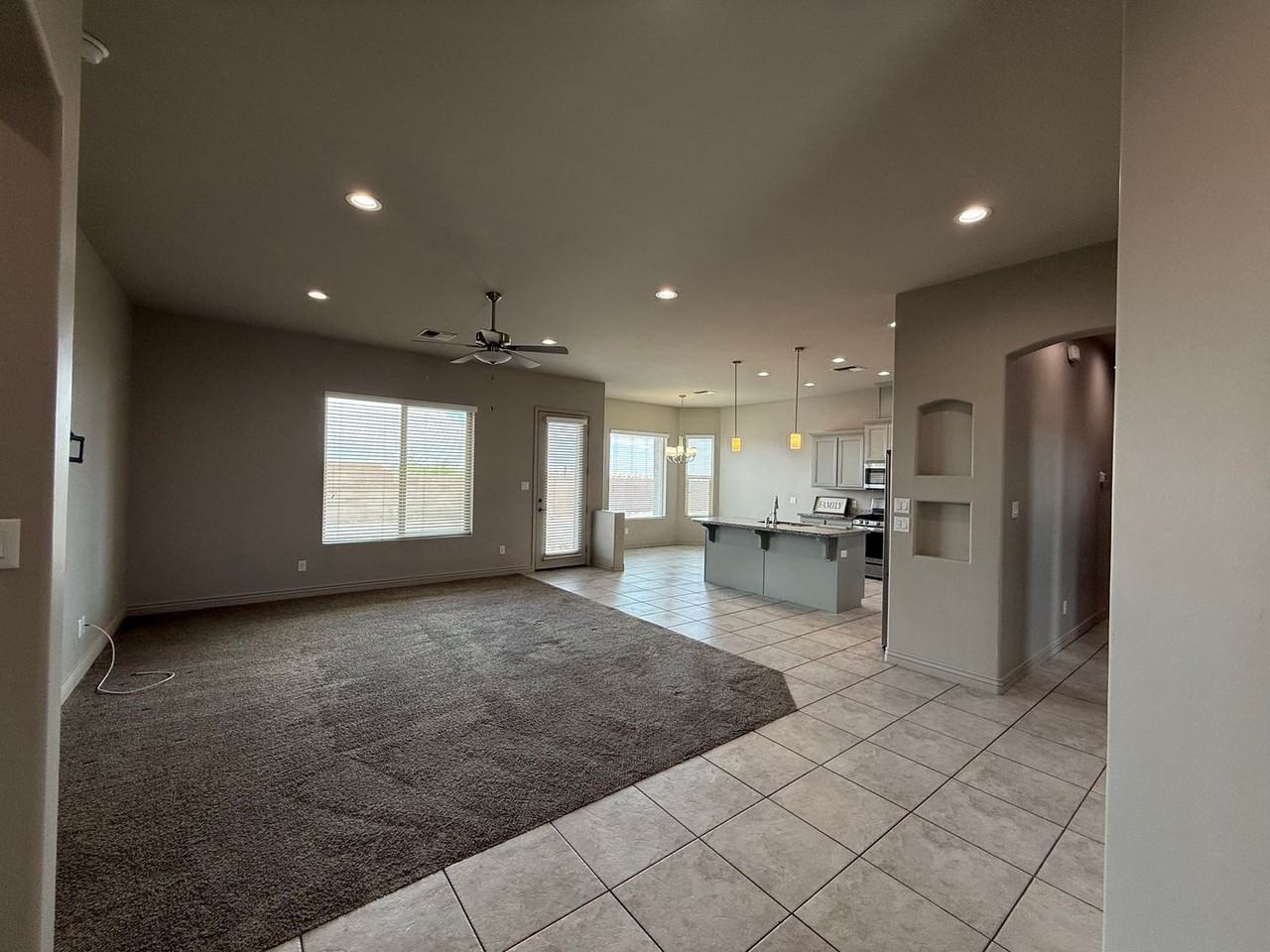 10156 E 39th Ln - Photo 3 of 48