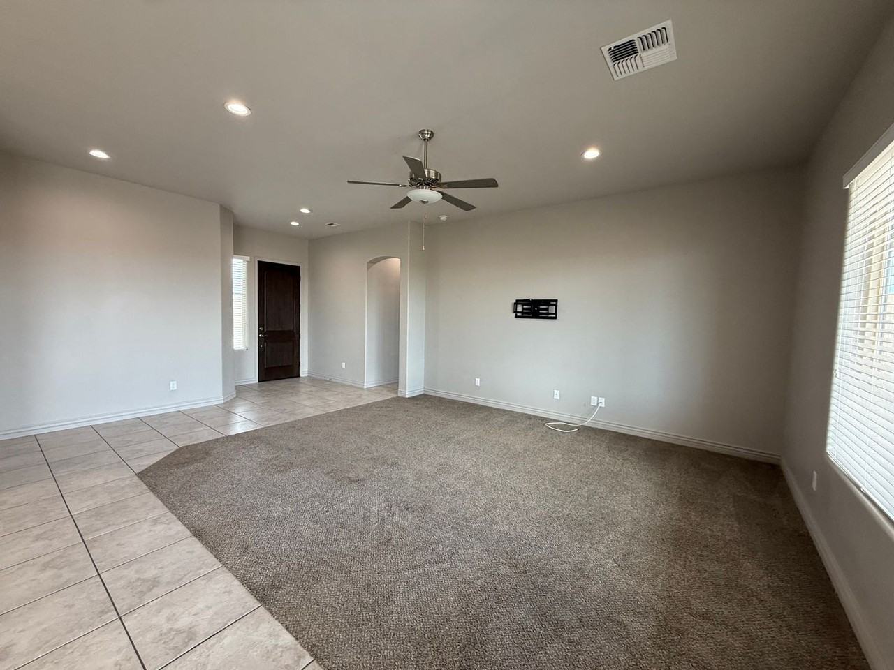 10156 E 39th Ln - Photo 4 of 48