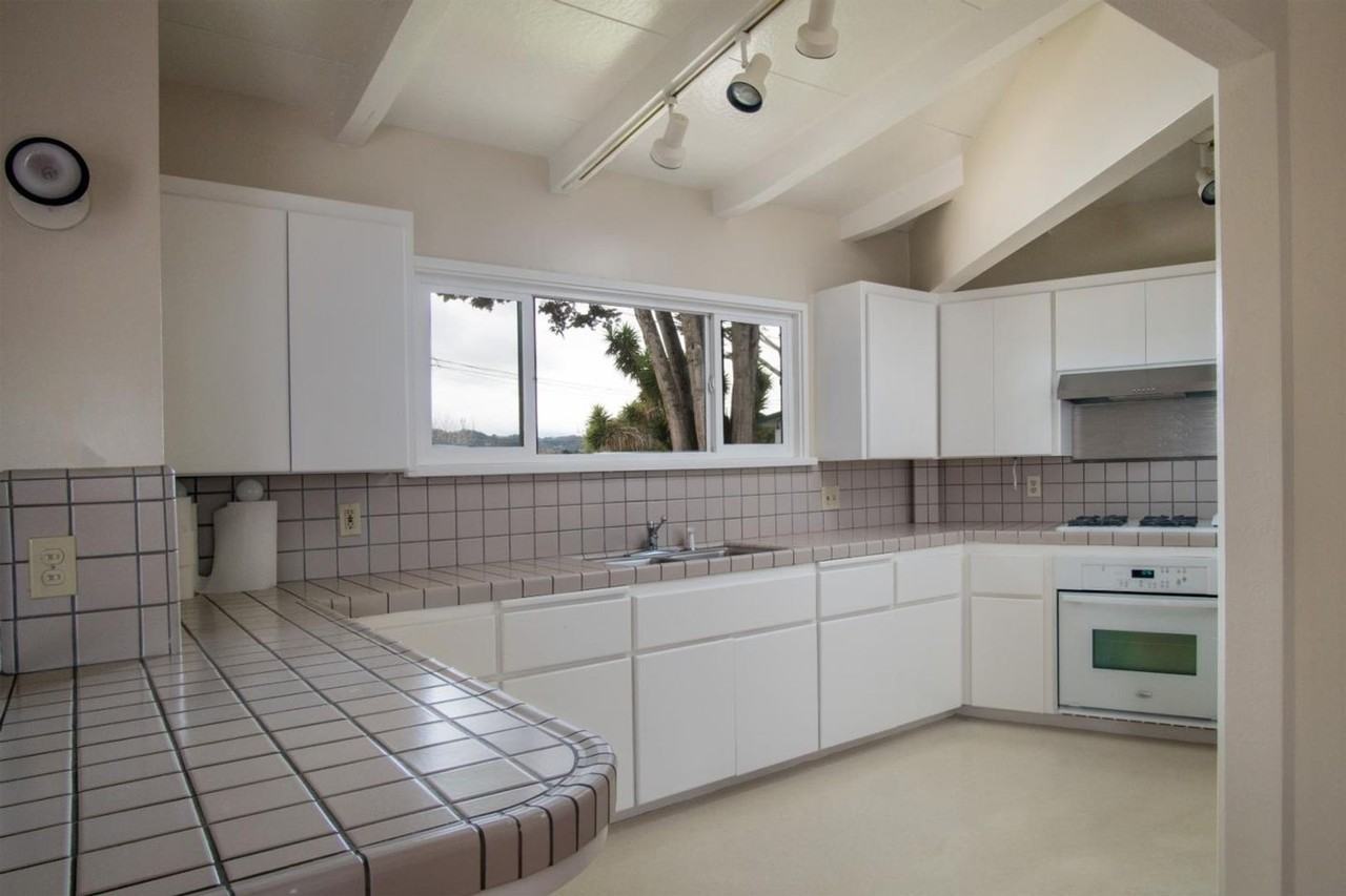 1145 Madera Ct - Photo 3 of 11