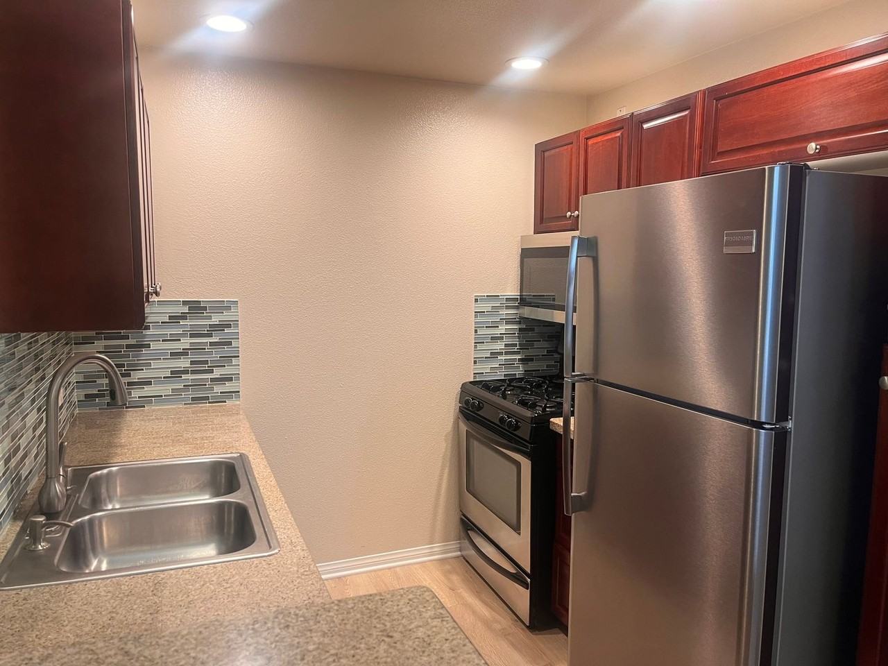 21550 Burbank Blvd #312 - Photo 6 of 9