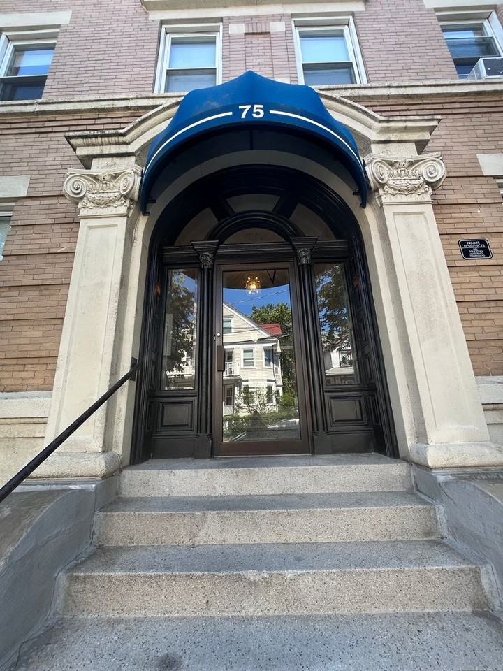85 Chester St - Photo 2 of 5