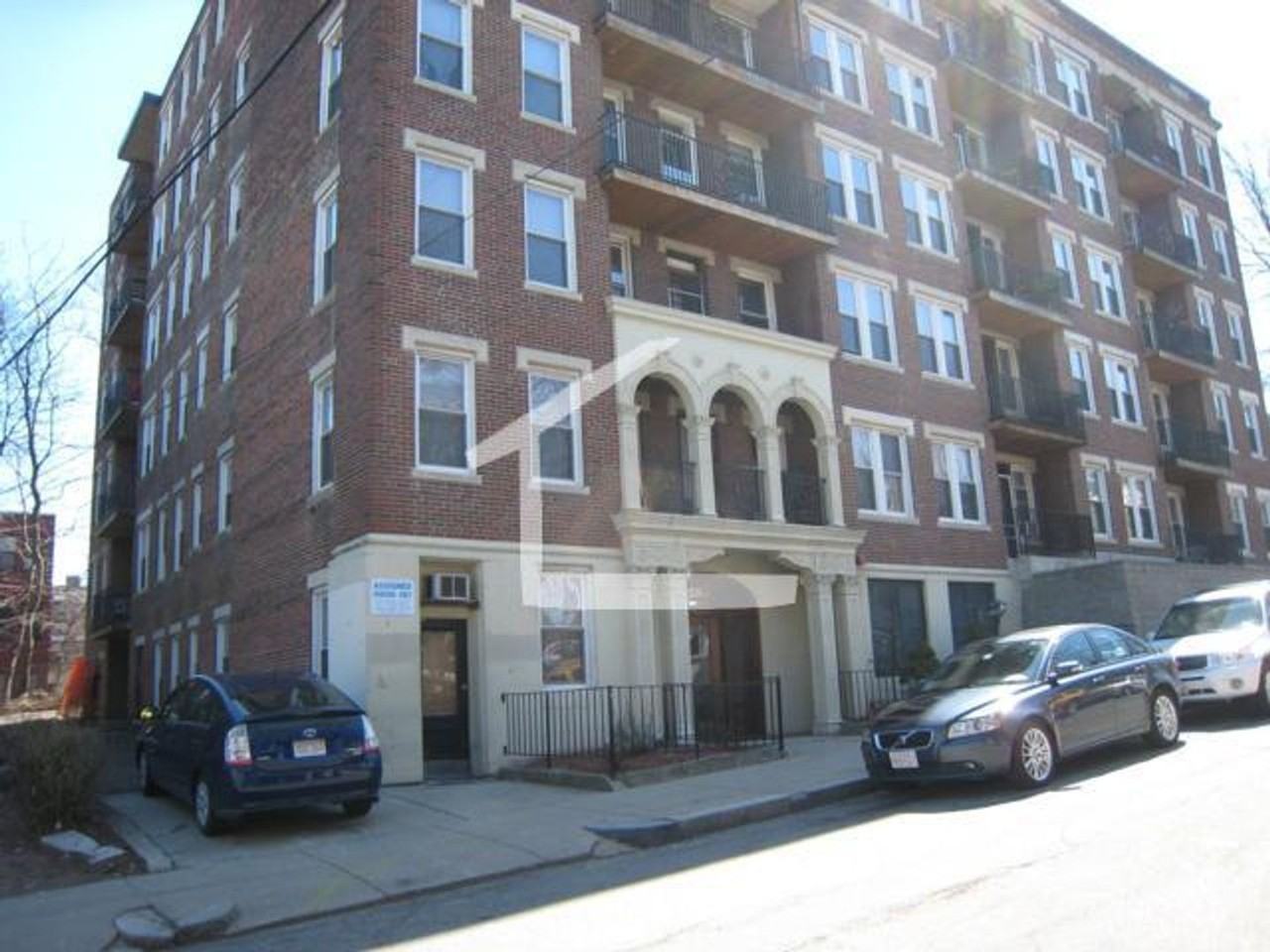 38 Quint Ave - Photo 2 of 9