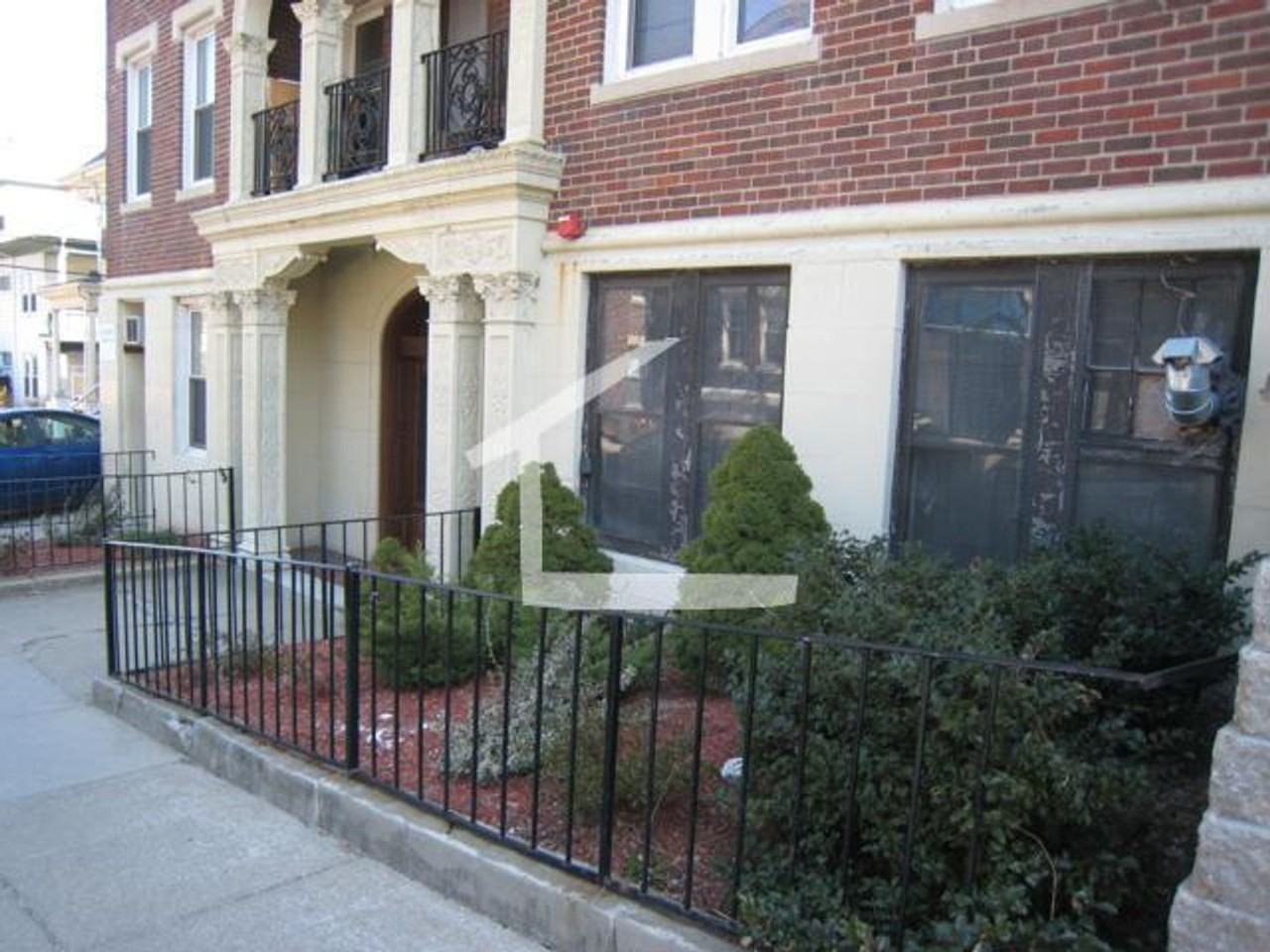 38 Quint Ave - Photo 4 of 9