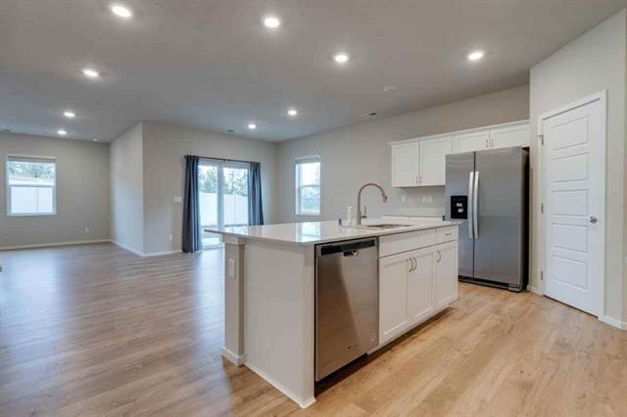 8207 S Avery Rd - Photo 6 of 36