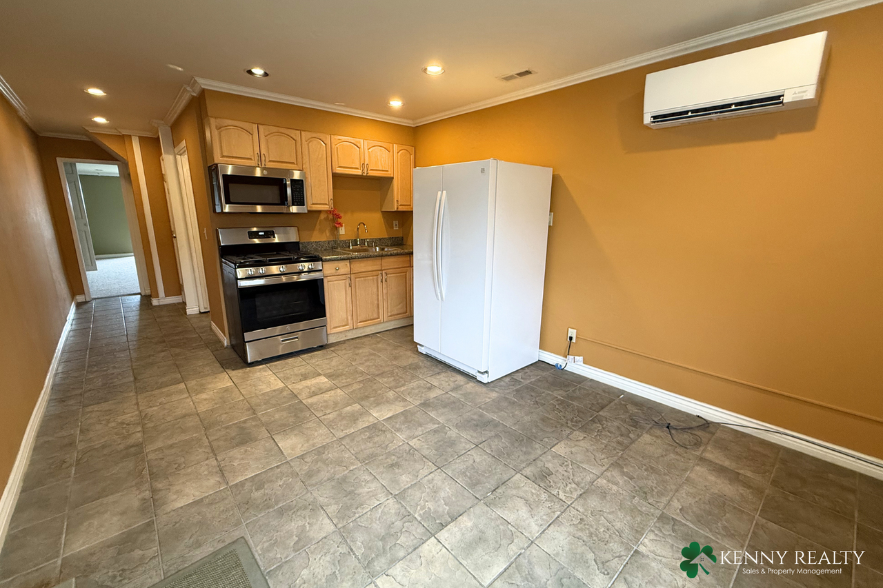 72 Crestview Ave - Photo 4 of 13