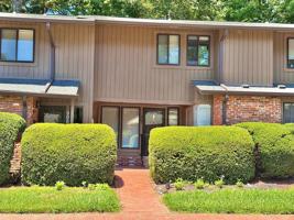featured image of 907 Oak Tree Dr