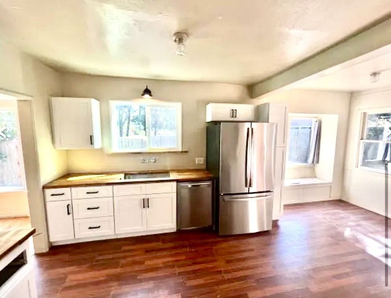 567 Hathway Ave - Photo 3 of 8