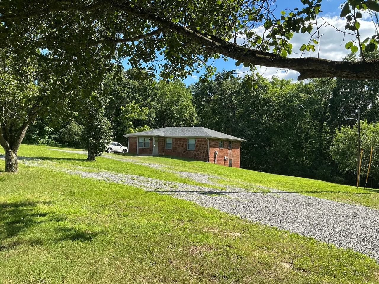 275 Attaway Rd - Photo 2 of 17