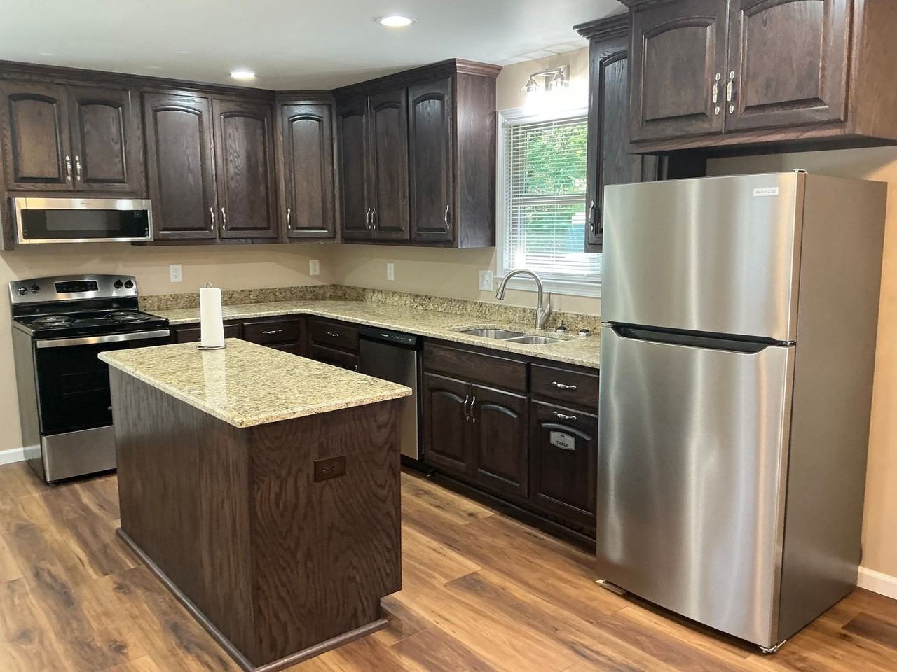 275 Attaway Rd - Photo 5 of 17