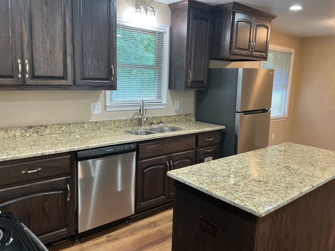 275 Attaway Rd - Photo 6 of 17