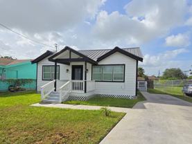 718 Lozano St - Photo 1 of 1