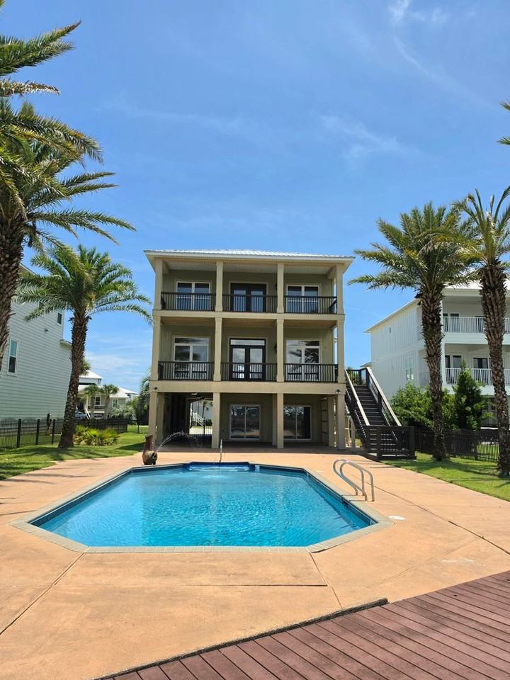 26858 Martinique Dr - Photo 2 of 48