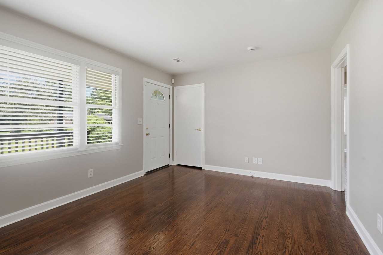 4207 Glynda Dr - Photo 7 of 32