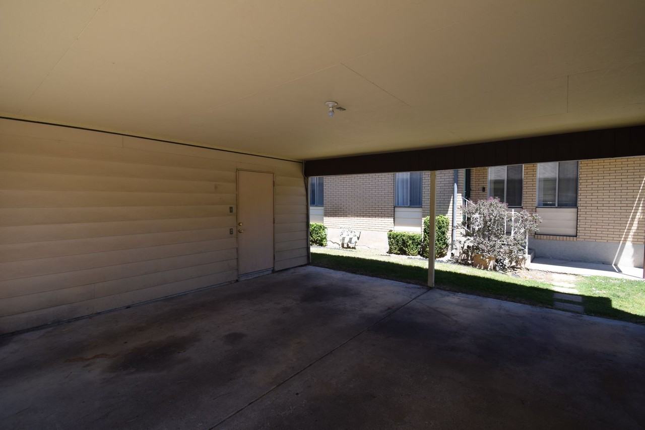 1885 E Jeremy Ct - Photo 4 of 28
