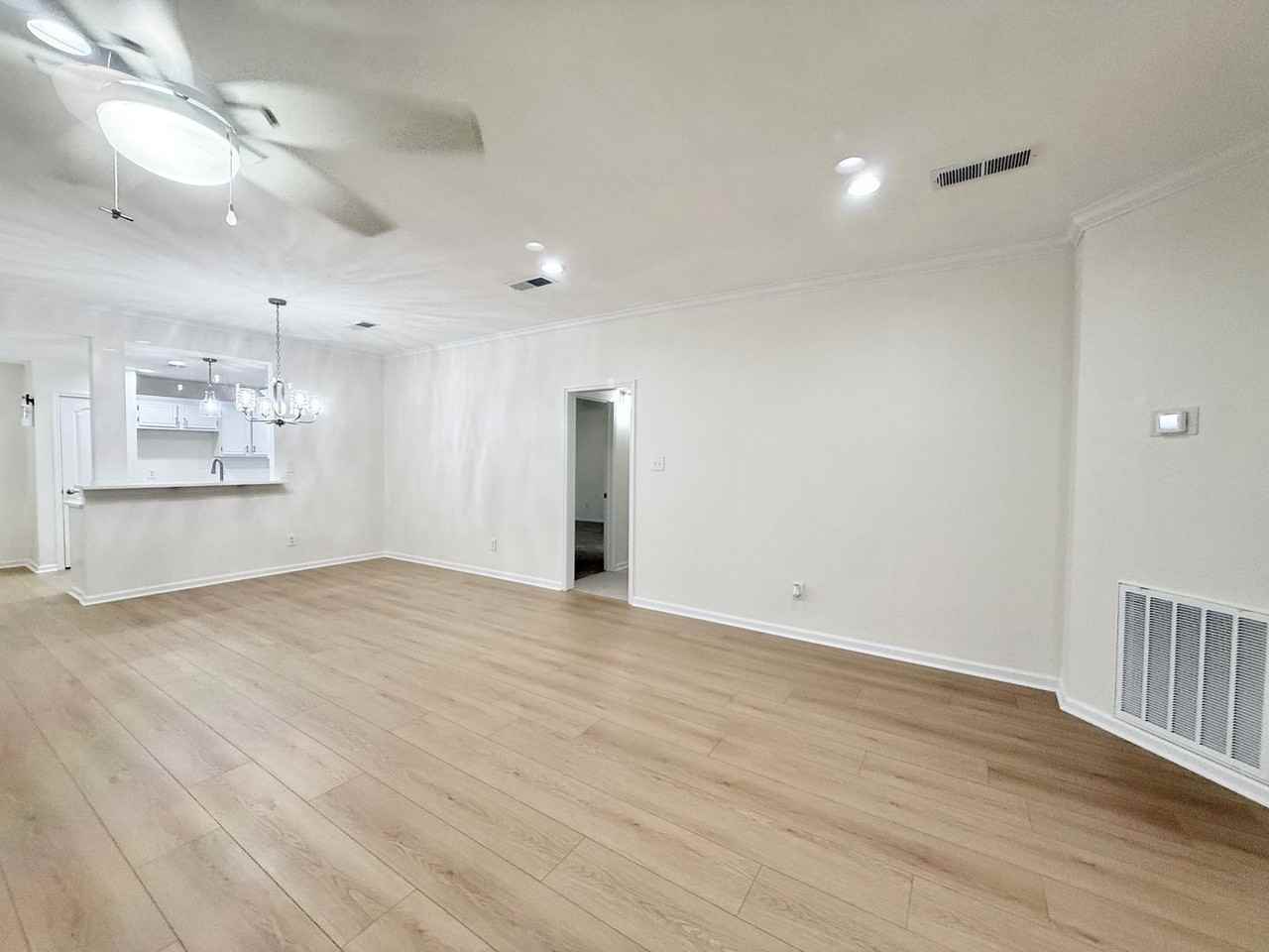 236 Almond Dr - Photo 6 of 32
