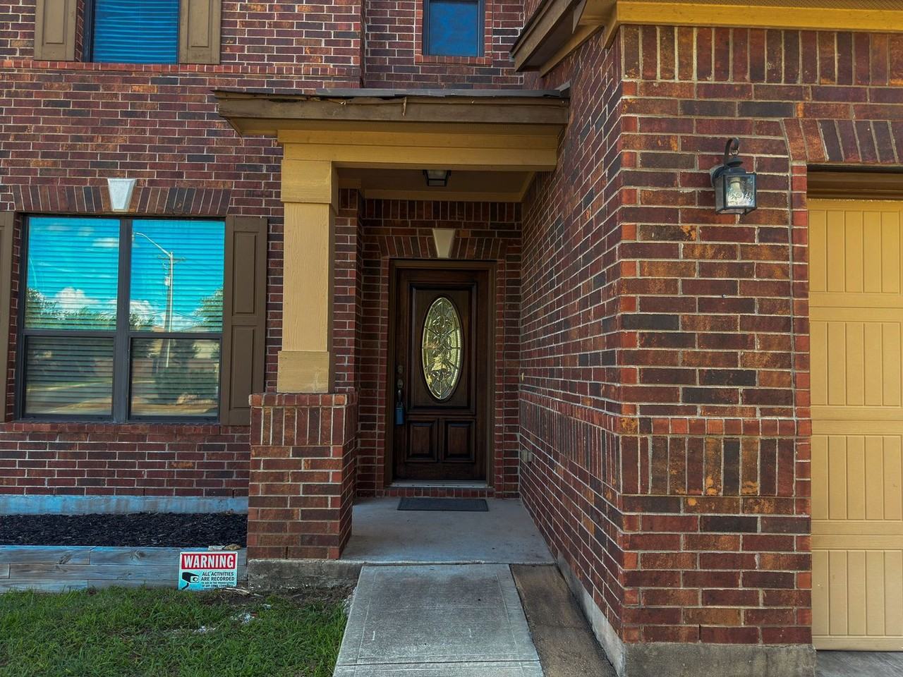 2250 Howry Dr - Photo 2 of 26