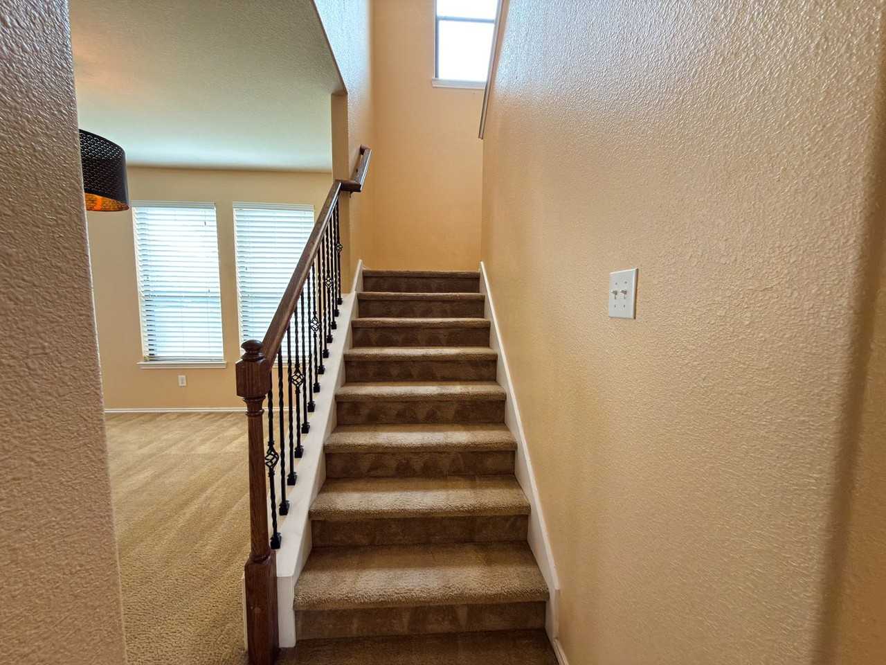 2250 Howry Dr - Photo 4 of 26