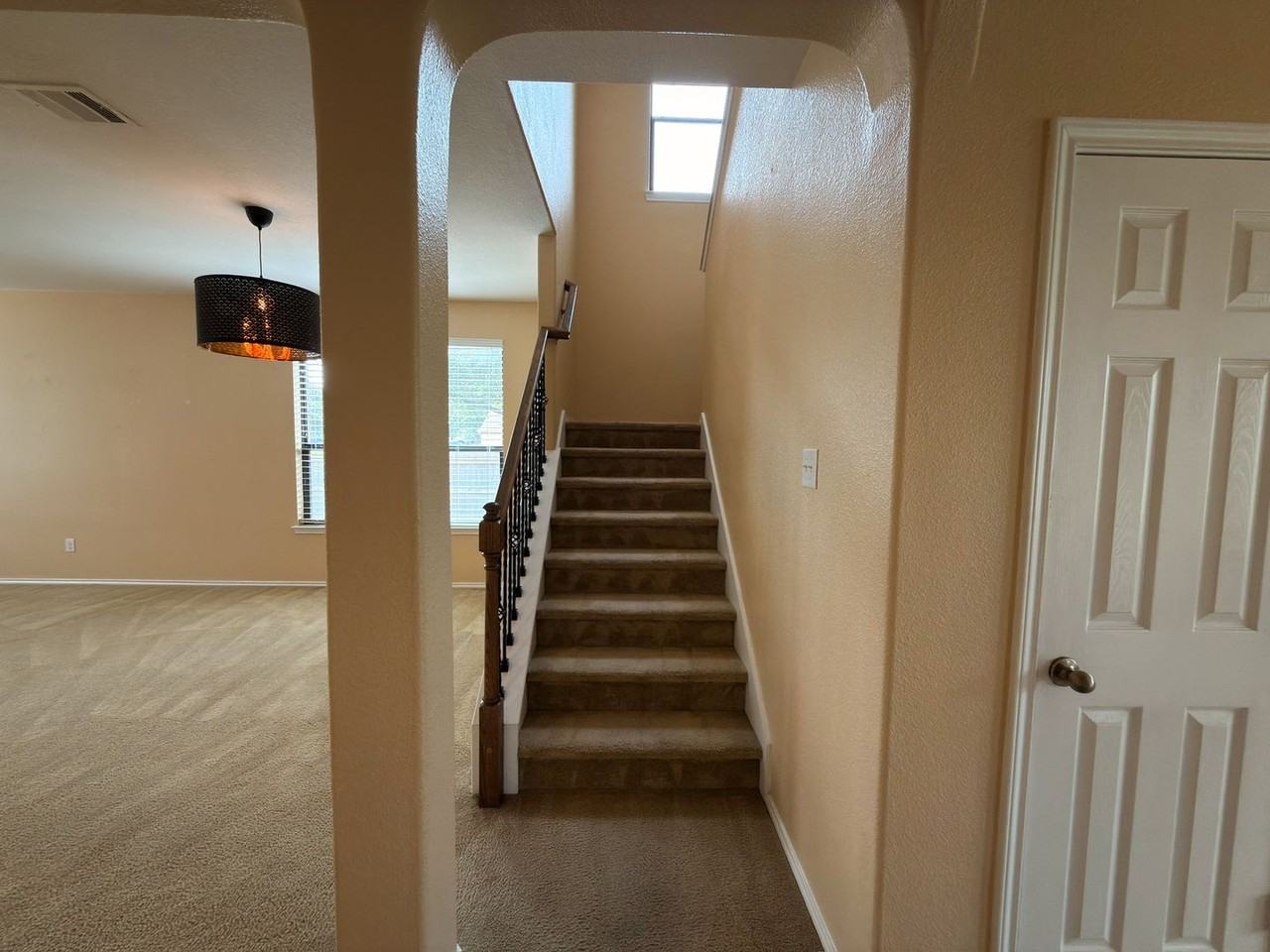 2250 Howry Dr - Photo 7 of 26