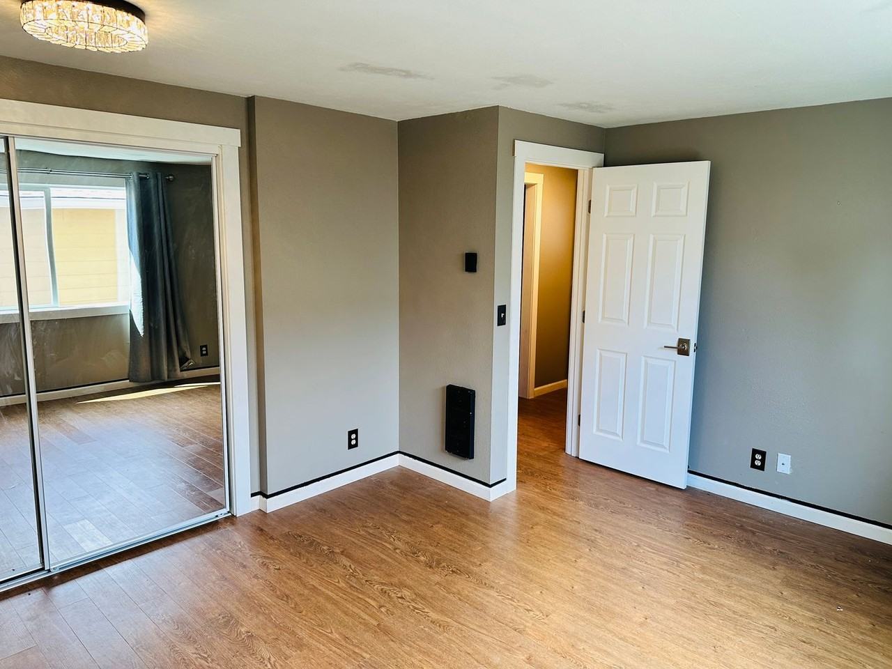 605 Se 121st Ave - Photo 4 of 23