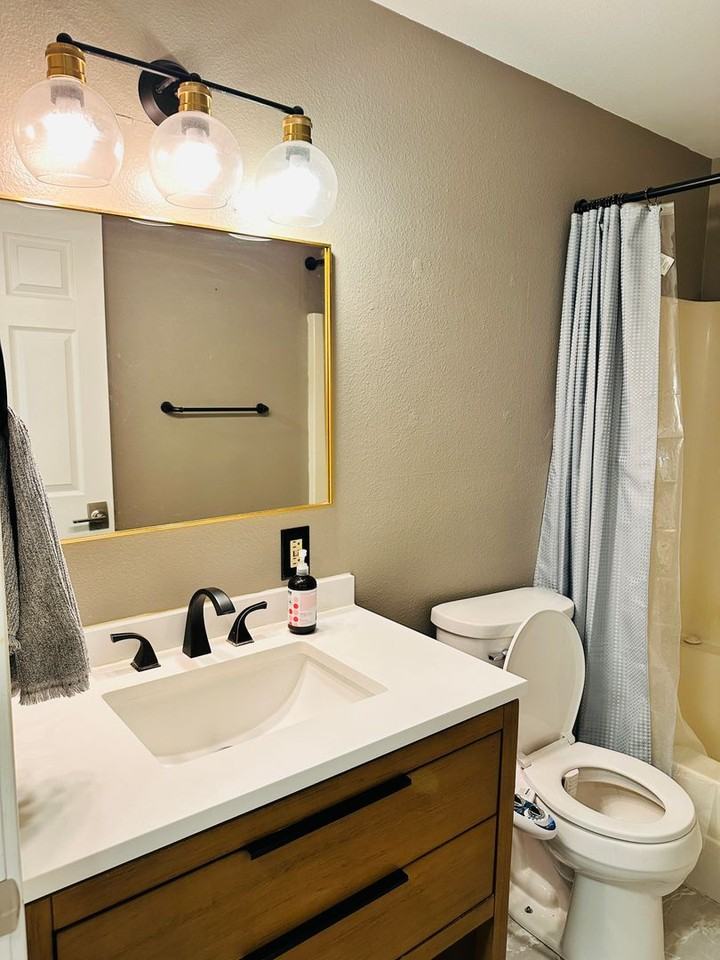 605 Se 121st Ave - Photo 5 of 23