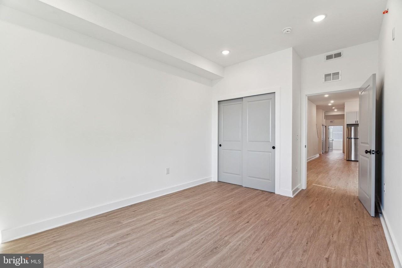 1028 W Dauphin St #3 - Photo 5 of 17