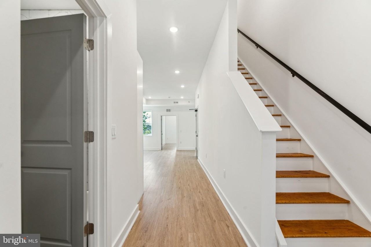 1028 W Dauphin St #3 - Photo 6 of 17