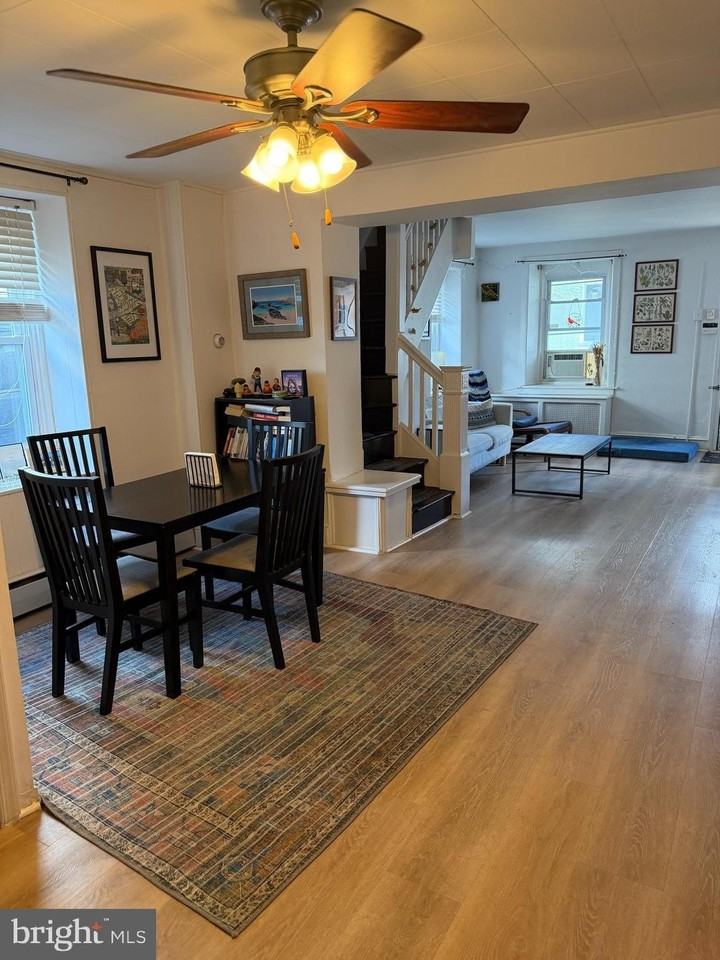 470 Conarroe St - Photo 5 of 36