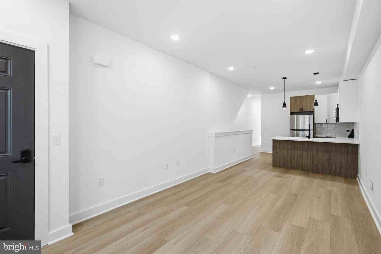 2503 N 12th St #1 - Photo 3 of 20