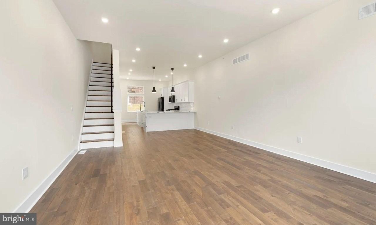 2719 Lefevre St - Photo 3 of 33