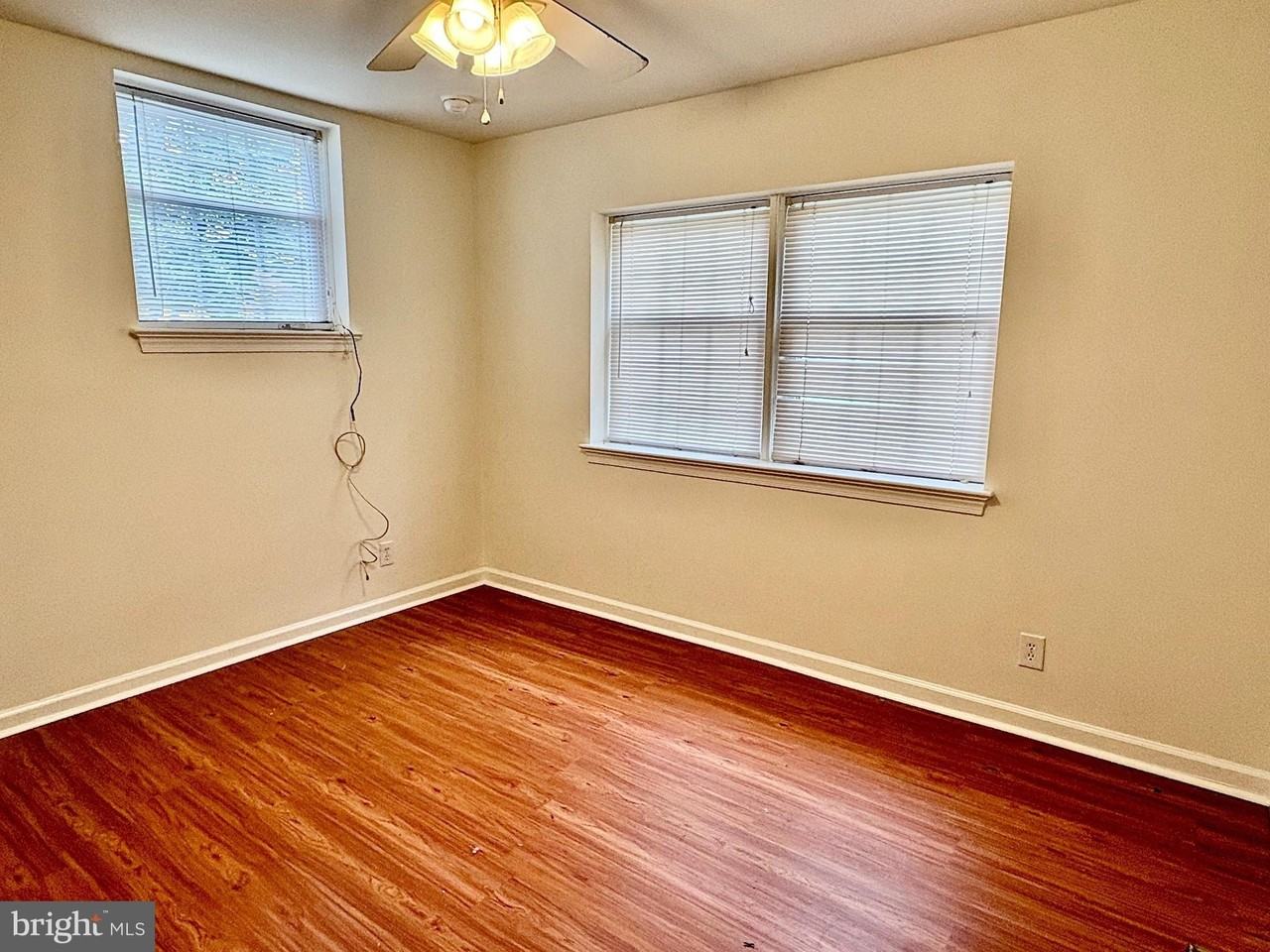 1316A Rowe St - Photo 7 of 10